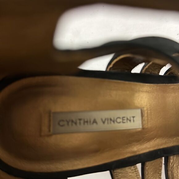 Cynthia Vincent women’s cross front suede heels size 8 - Picture 11 of 11